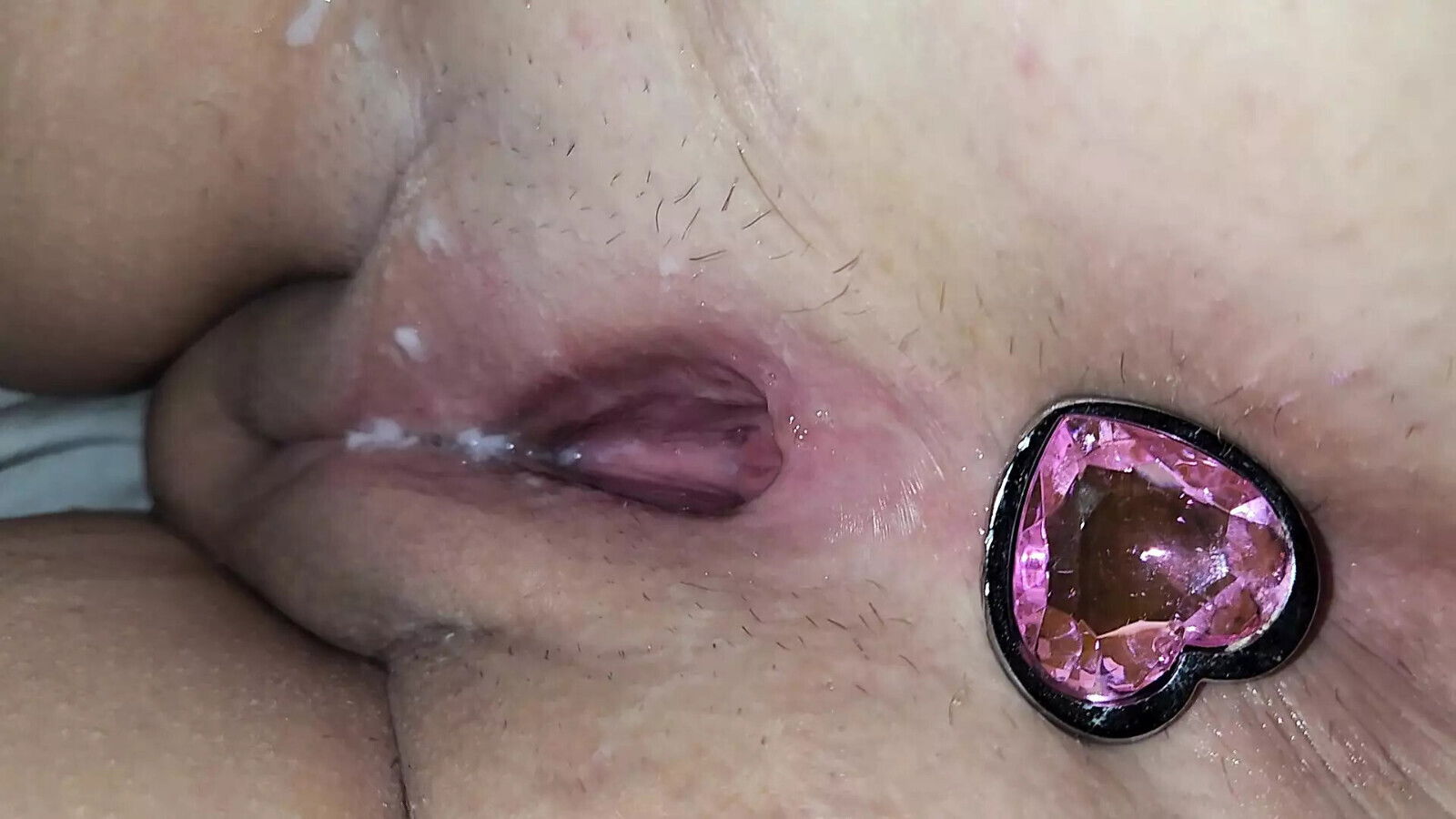 Playing with before creampie pussy