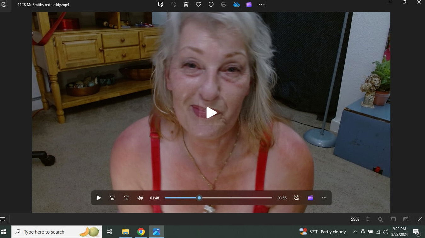 Smith gets lace teddy