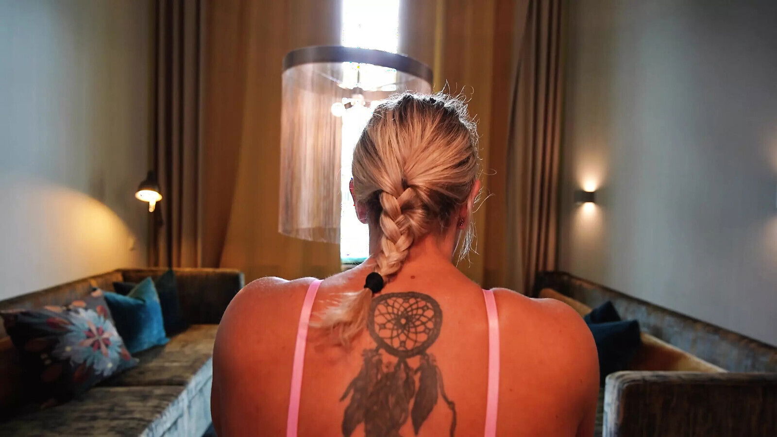 PAWG Hotwife Fucked Good Barstool