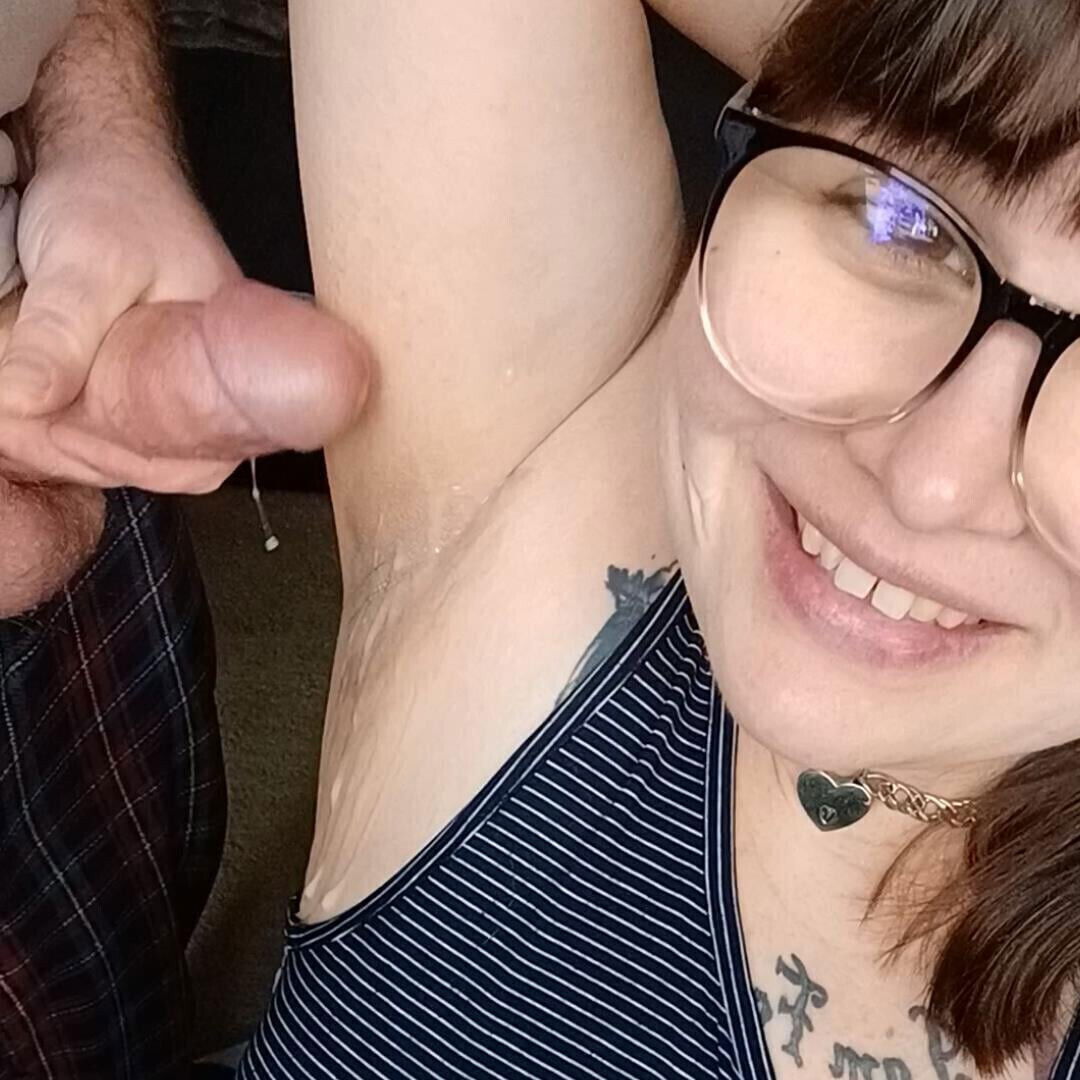 Cumming Sadie's Shaved Armpits