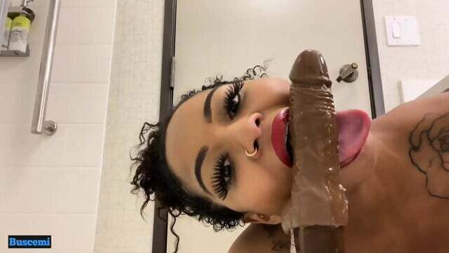 Belizean Sloppy Dildo