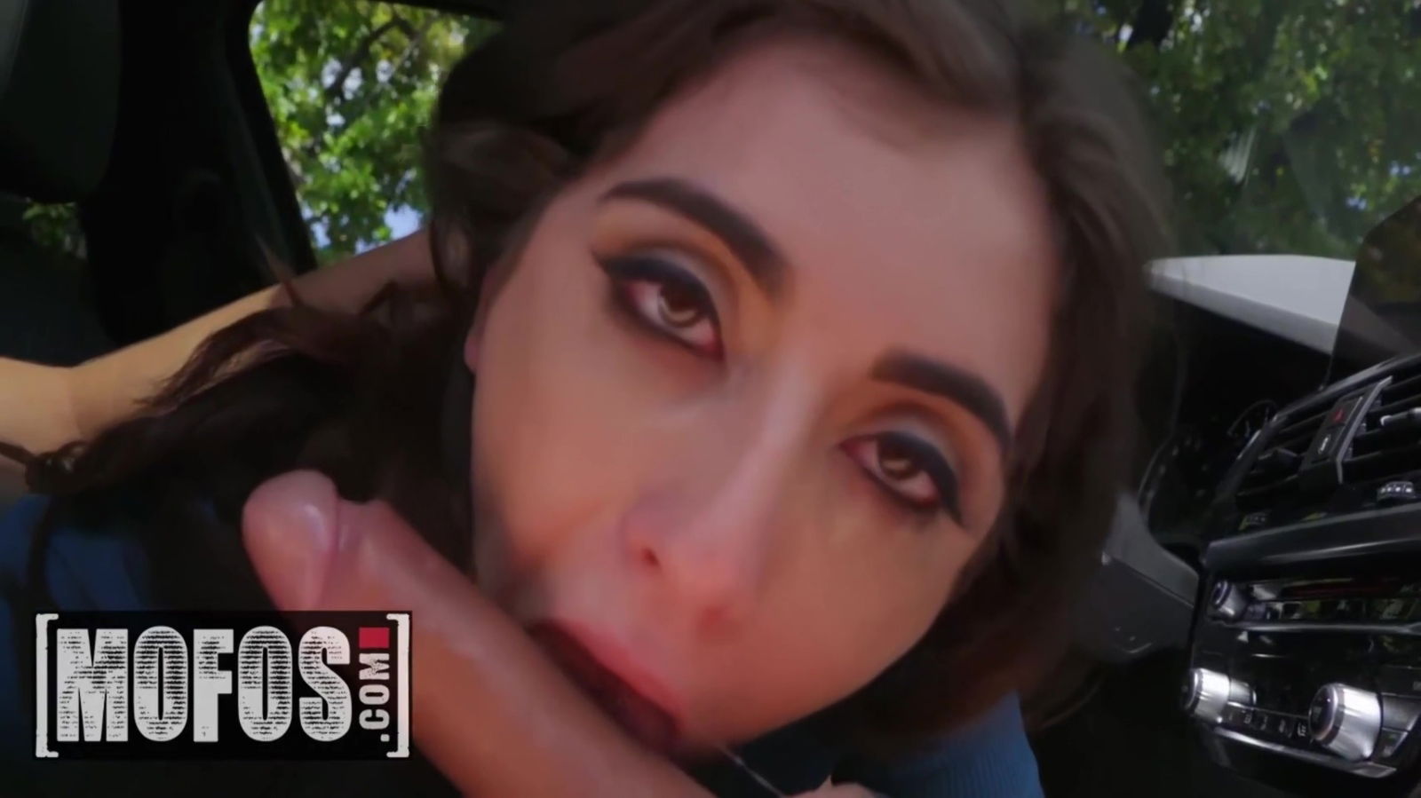 Nikki Jezebeth) Parking