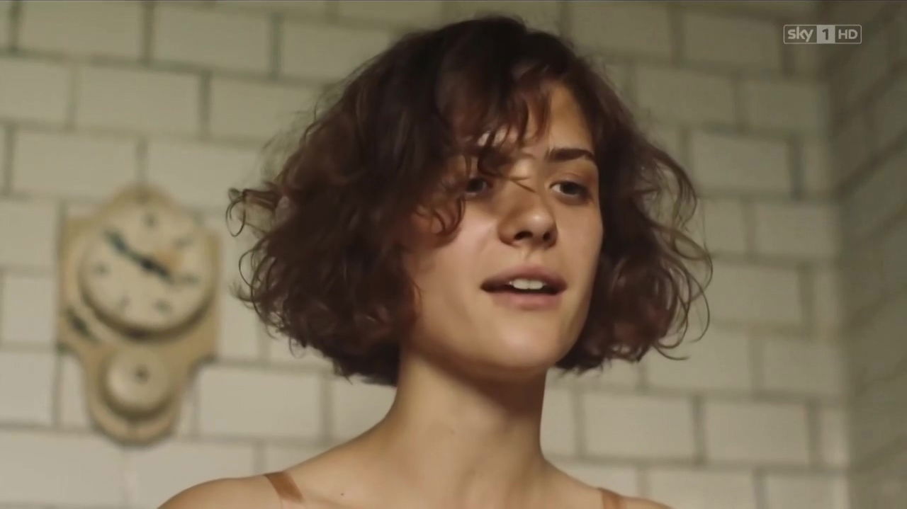 Nude From Masters Movie With Lizzy Caplan