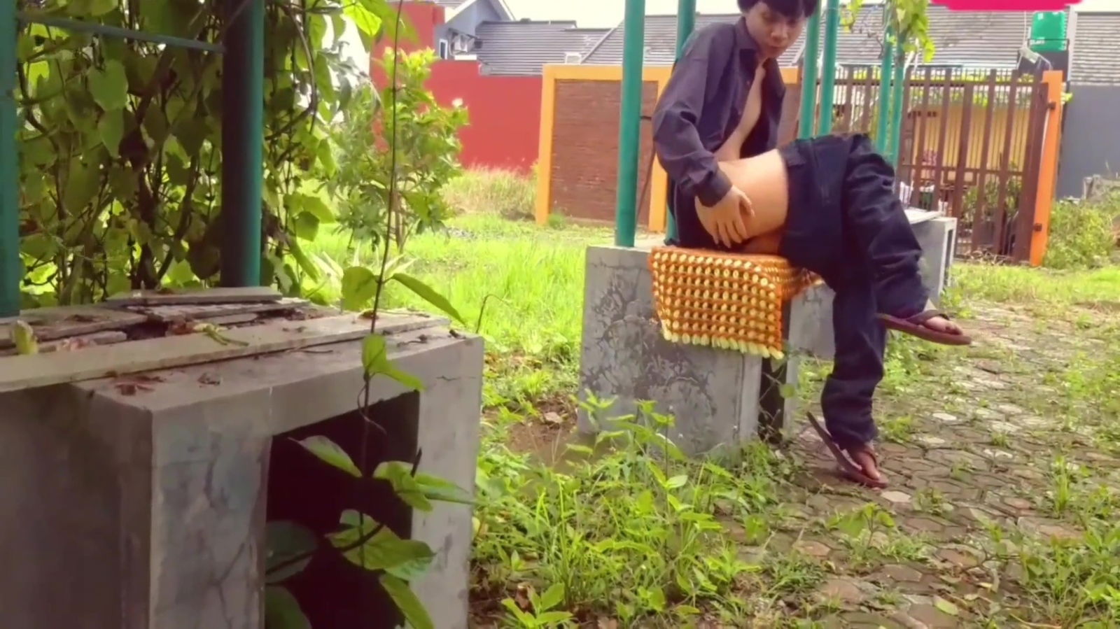 [hansel Thio Channel] Public Nude Explore Downtown Garden Practice Photo Shoot When With Light