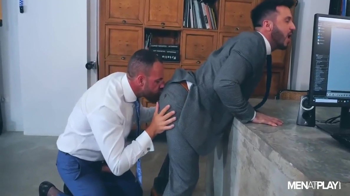 Peeping Photographer With Rosso