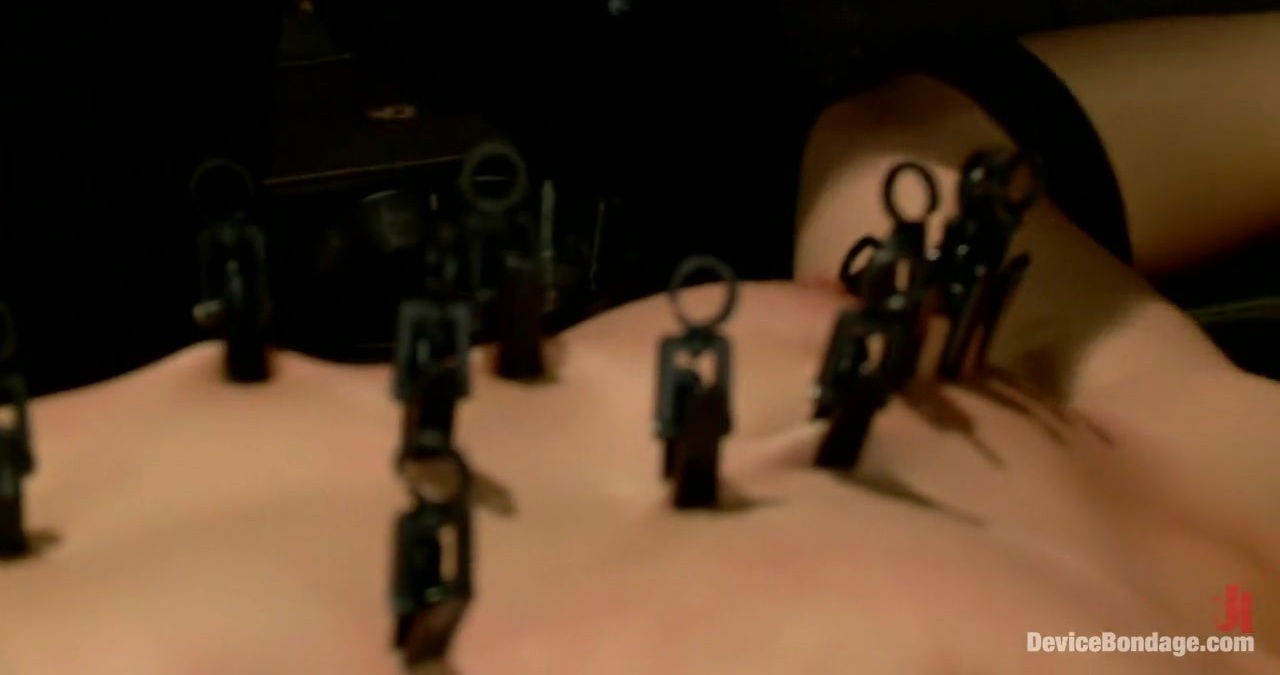 Bryn Blayne gets smack-down into submission Live Show