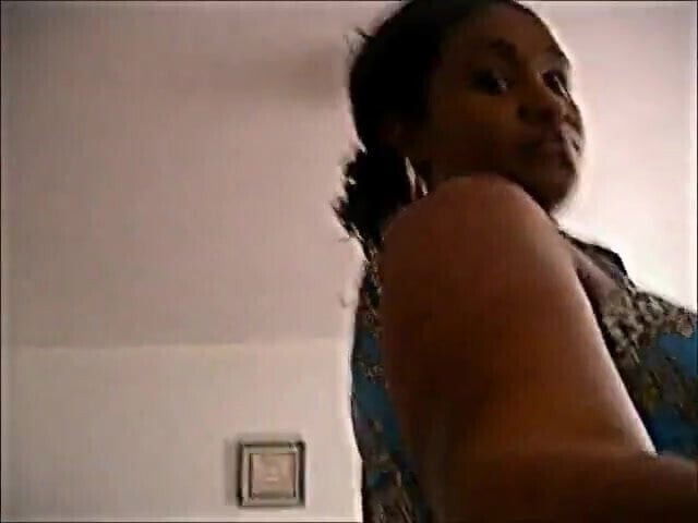 Cheetah pattern and yellow panty twerk