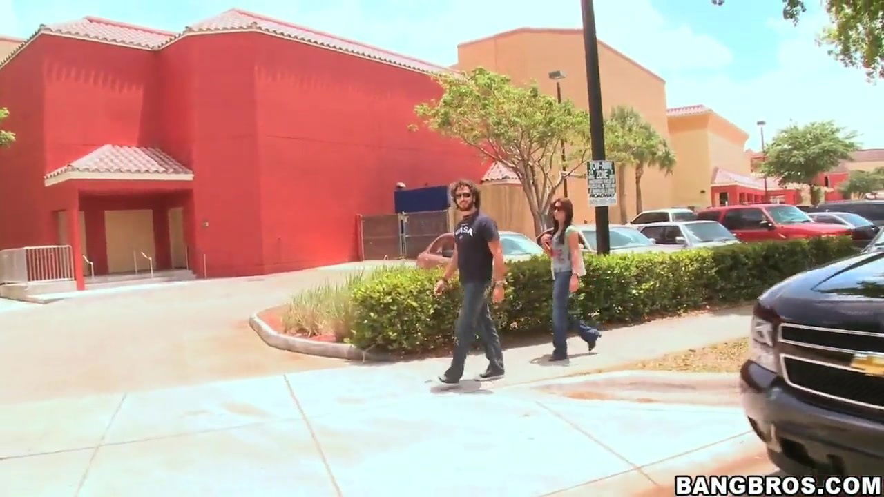 Sahara Gold Taylor filmed from bang