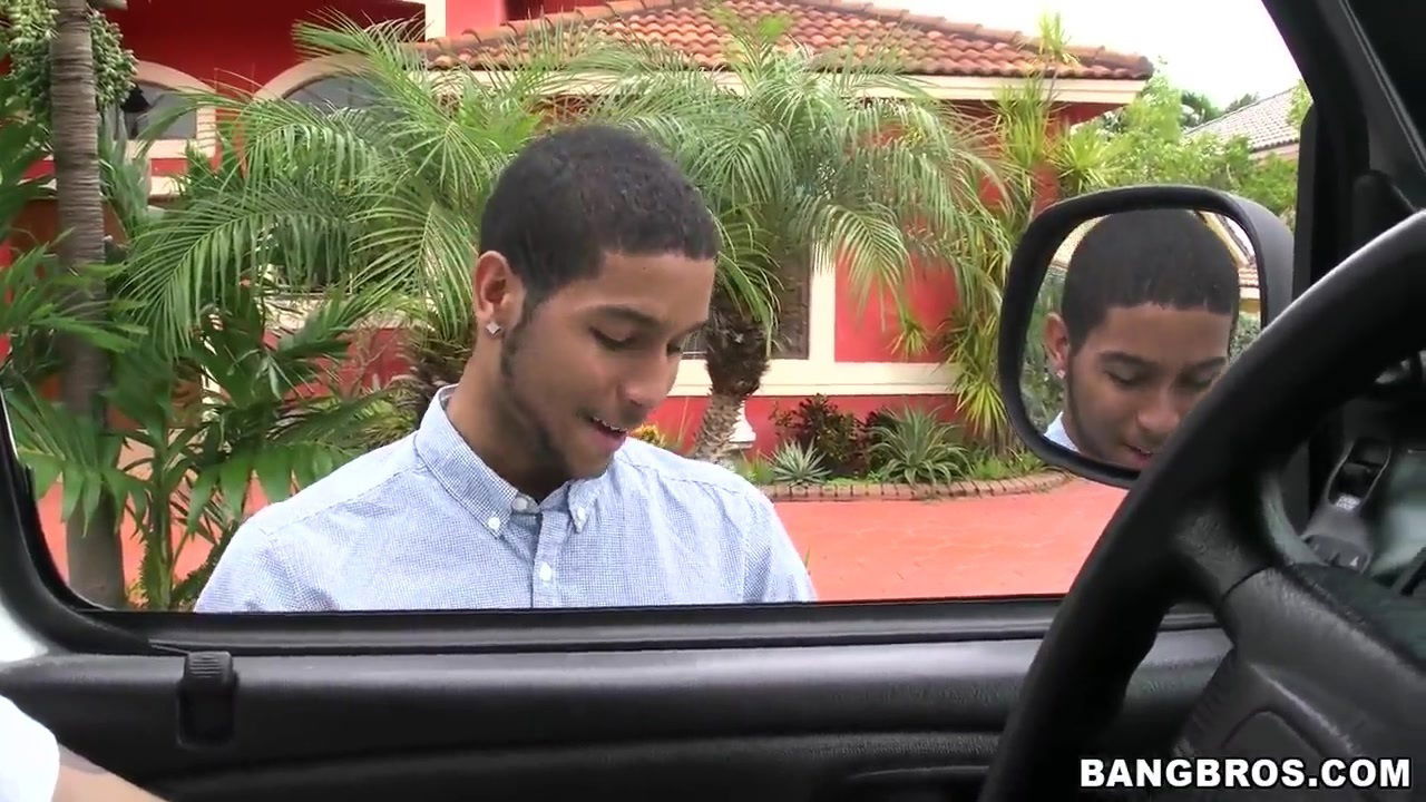 Amateur latina Ariel Monroe gets fimned from