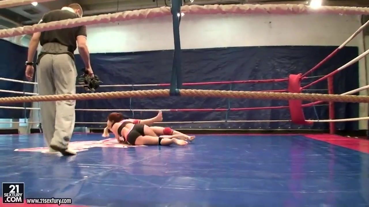 Erotic fight club demonstrates couple: Angel Rivas, Niky Gold