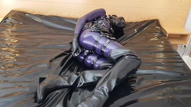 OnlyFans teaser Latex glass dildo ass!