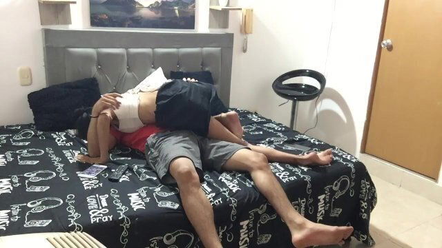 encourage boyfriend have sex.