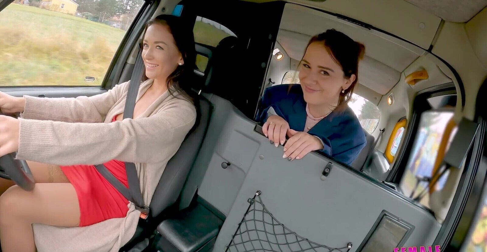 Lesbian fingering back Sweet Minni