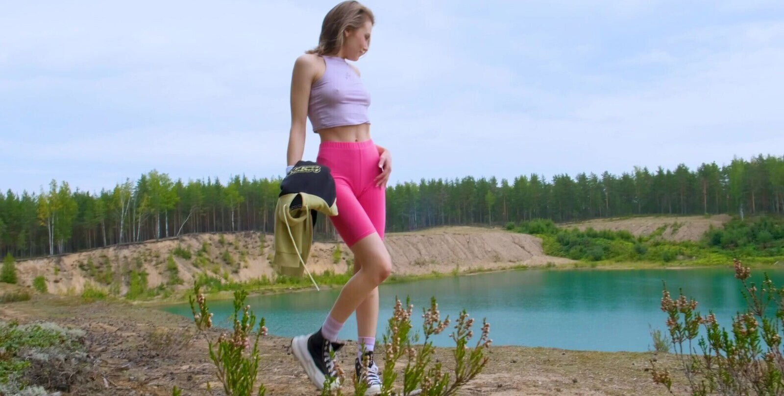 Milka enjoys while fingering shaved love tube