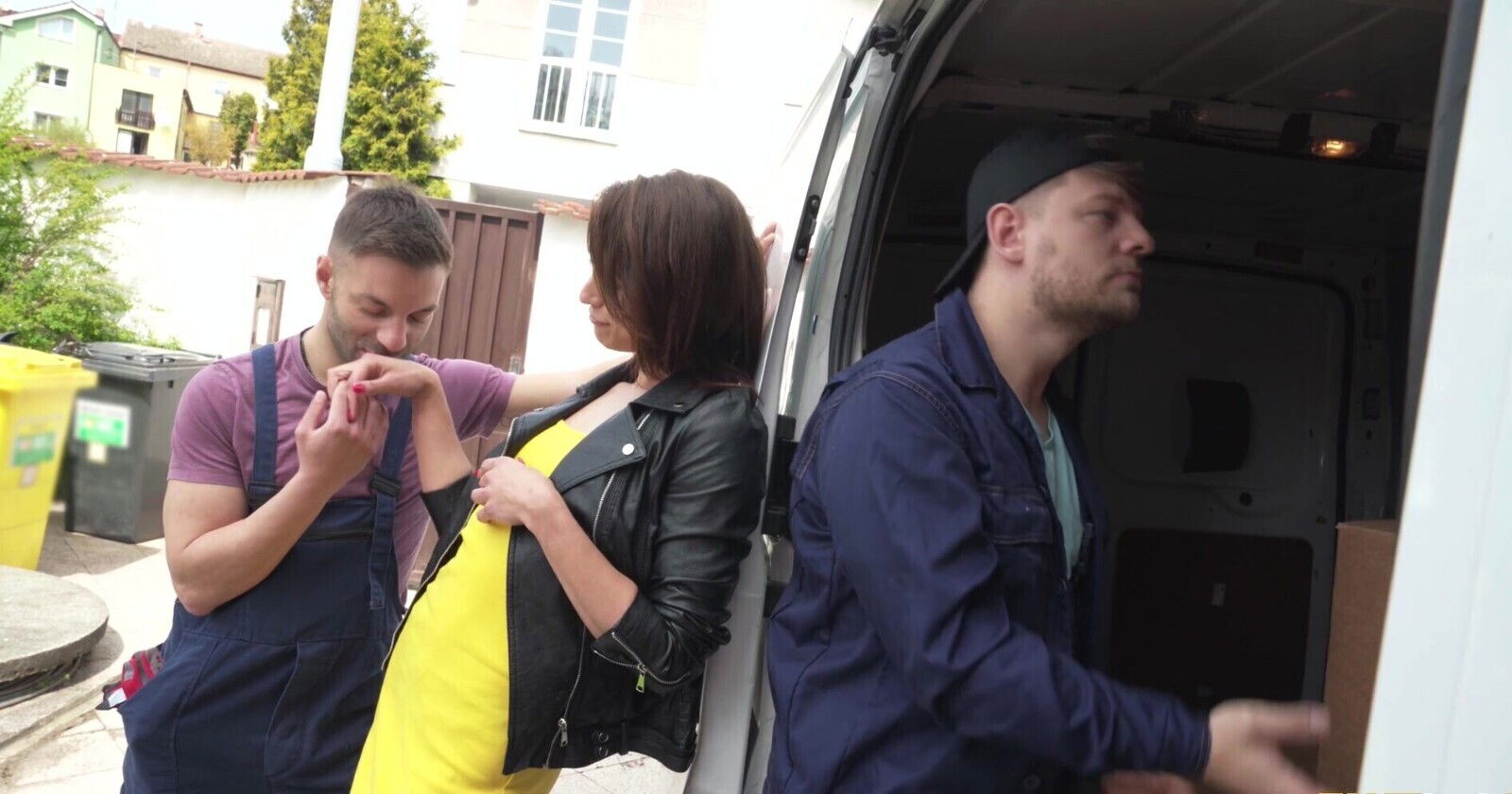 Jade Amor with shaved pussy getting fucked missionary