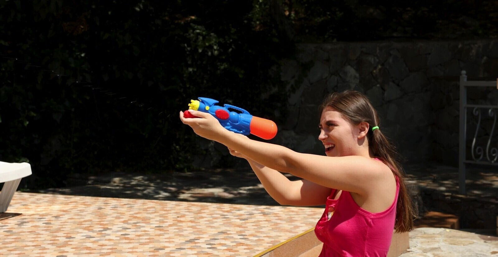 Angel moans while getting fingered sexy Elise Moon