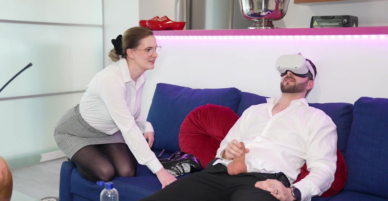 Silas Sweettooth wearing nylon stockings sucking hard dick