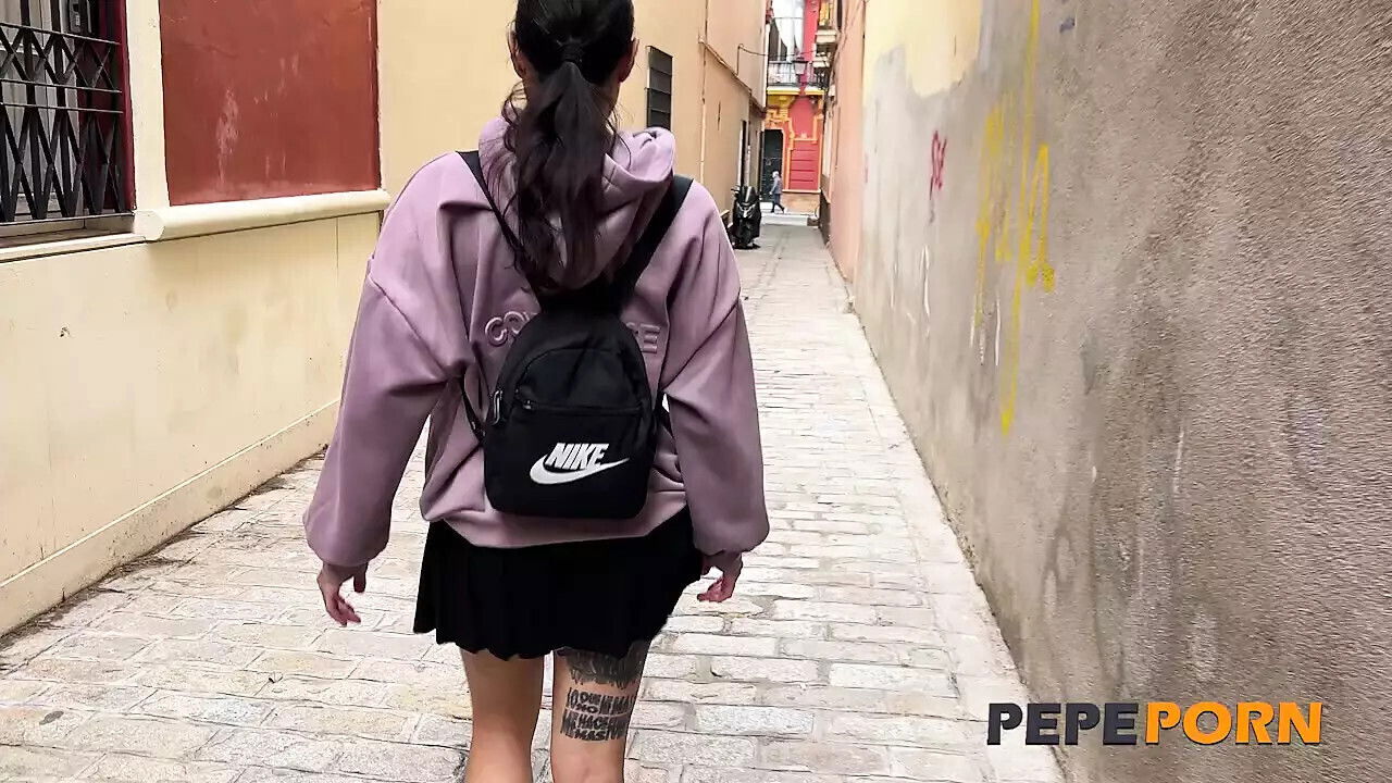 Spanish mommy's sexy adventures: Ready meeting Lara??