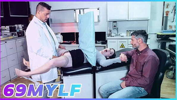 Wife Riley Nixon Fucked Professionl Doctor