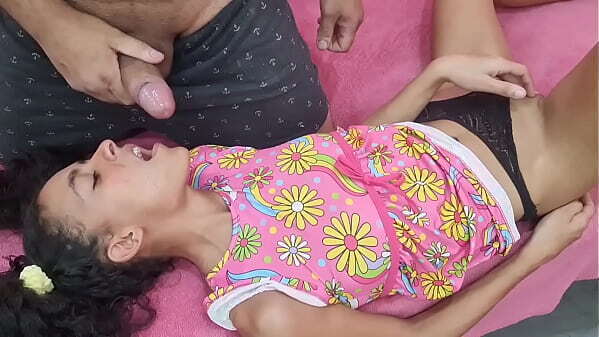 Seduzindo minha enteada banheiro.