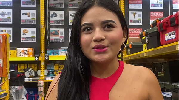 Actriz porno divorciada busca trabajador almac&eacute_n para follar