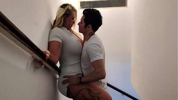 minha amiga corna, trepei marido enquanto estava sono profundo lado dela