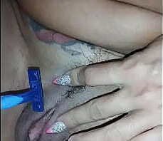 LENEV8 FAMOSINHA MOSTRANDO GRELO PIERCING FODENDO BUCETA BRINQUEDOS.. APRECIEM MODERA&Ccedil_&Atilde_O