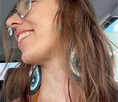 Mamei at&eacute_ tomar leitinho durante longa viagem Carro