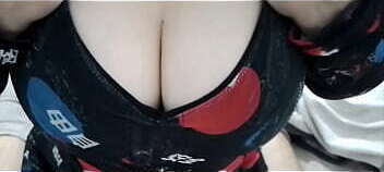 Foi dar Beijo de boa noite e acabei mamando e tomando leitinho na boca de baixo