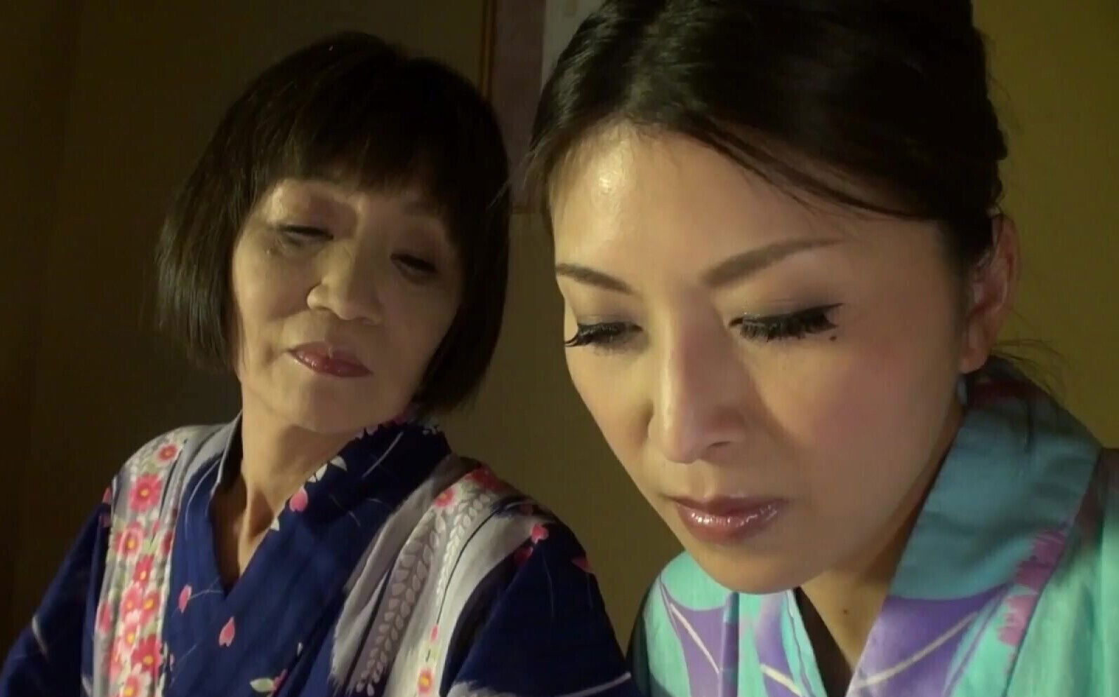 Passionate lesbian between horny Japanese amateurs