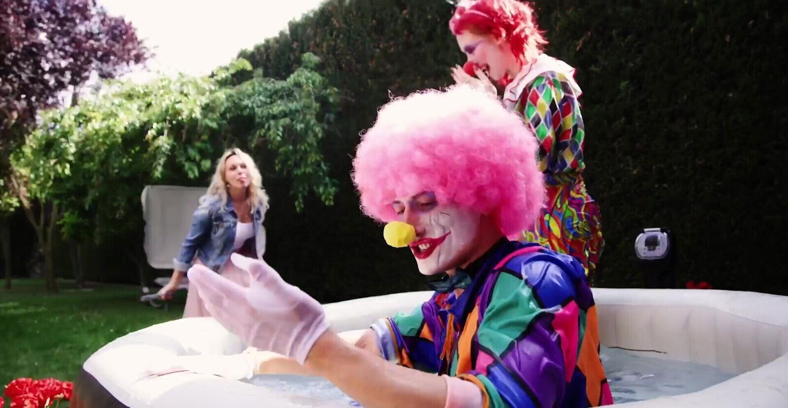 Gorgeous chicks Lenina Crowne Karina King share hard dick