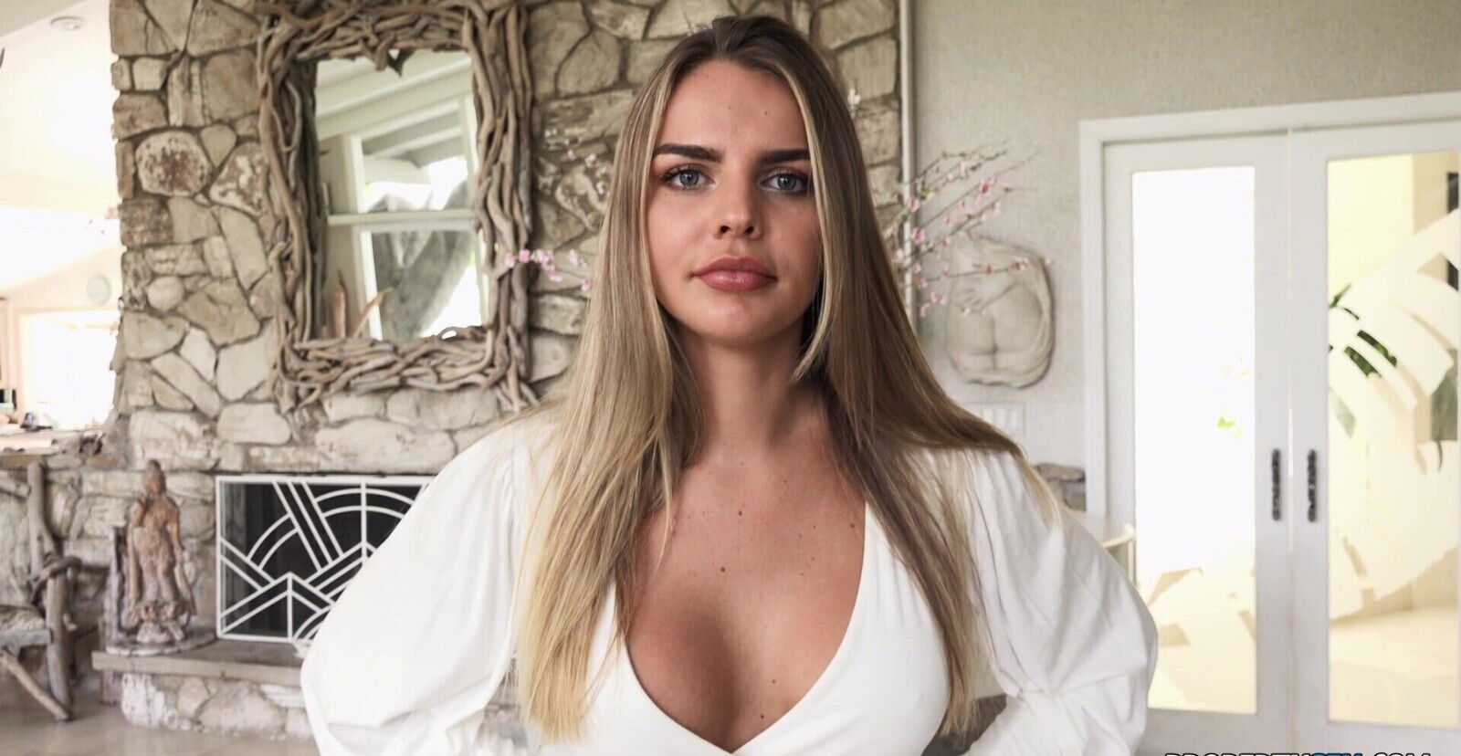 Slutty Kate Dalia shows sucking riding skills dick