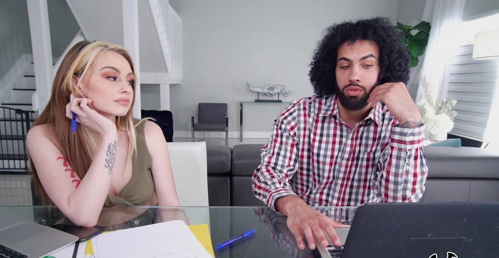 Kimberly Snow with natural moans during rough