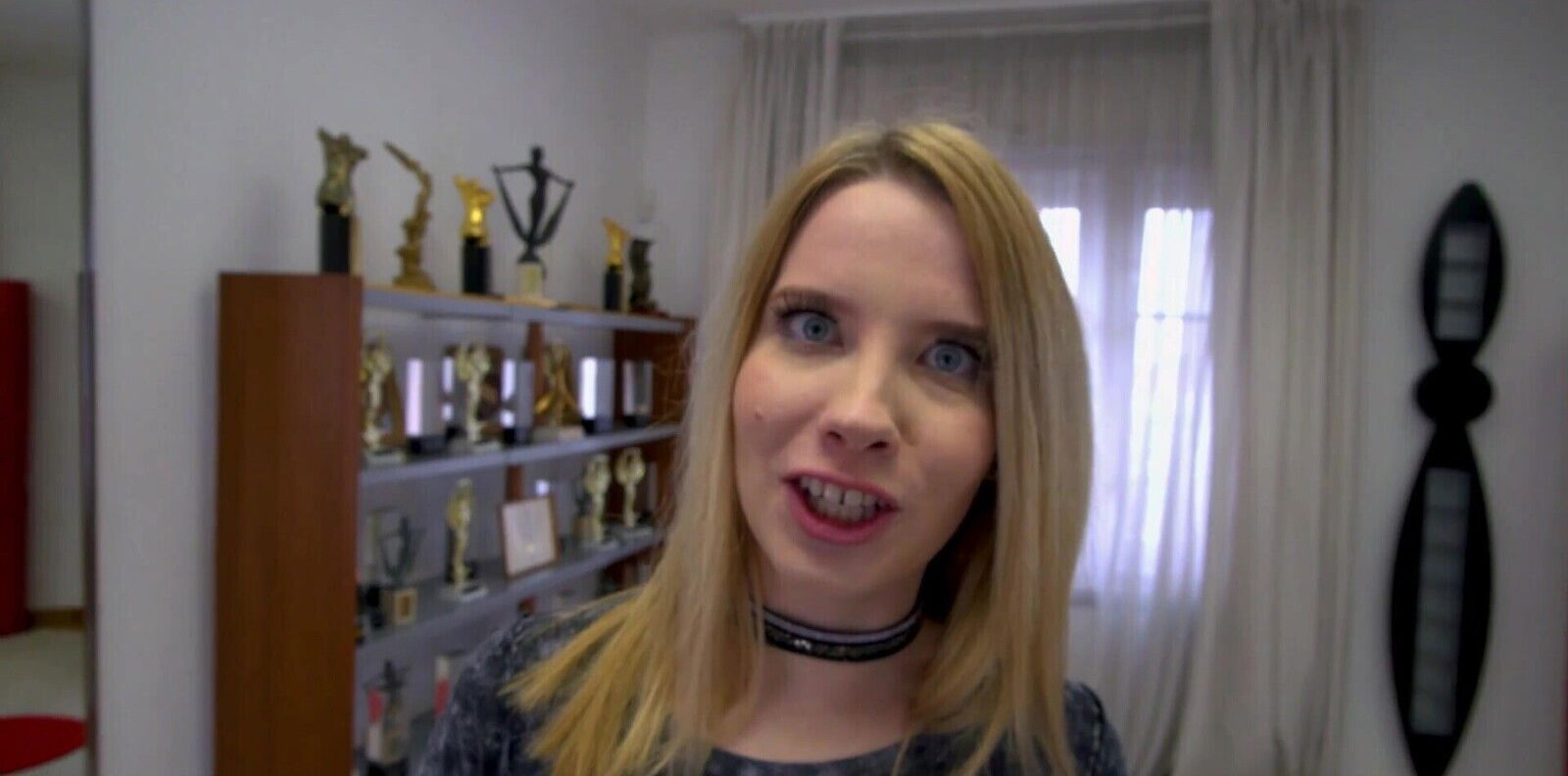 blonde Kiara Knight moans loudly while bouncing dick