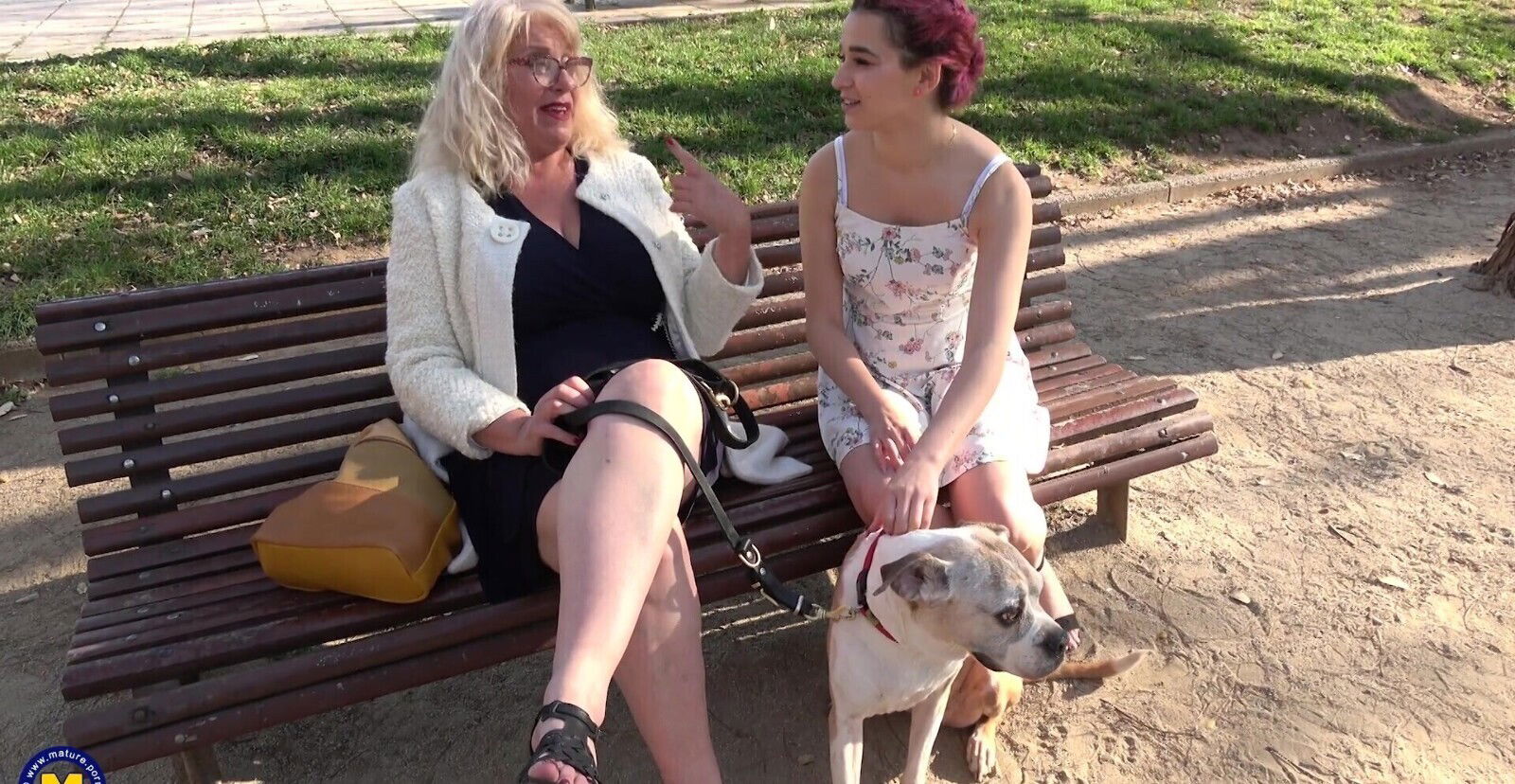 Mature lesbo Navarro enjoys while fingering Senora Fina