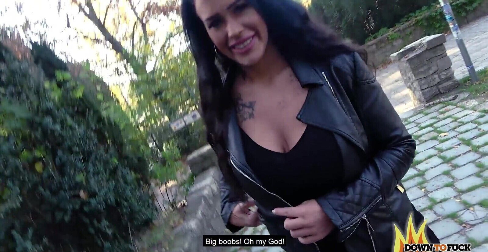 Zara Mendez with enjoys while sucking dick public