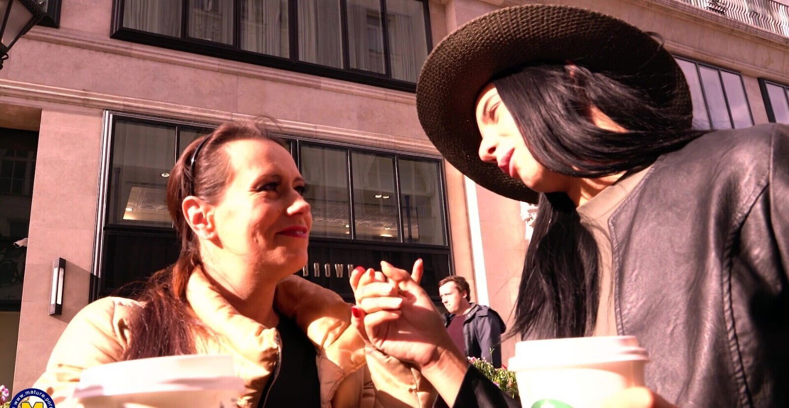 Annabelle More enjoys while getting fingered Nelly Kent