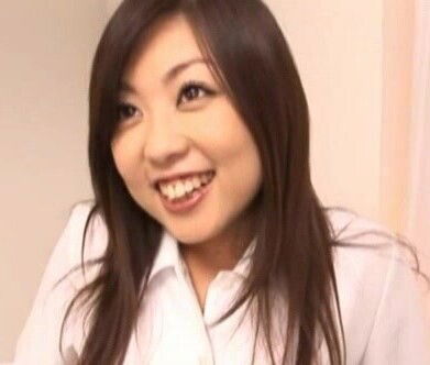 Cute Japanese Yura Aikawa drops knees make