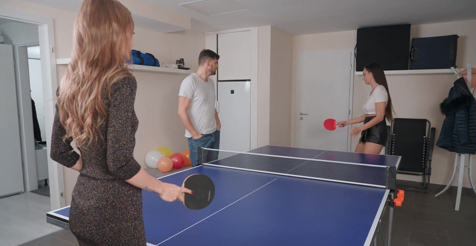 Samantha Sparkle moans while juicy pussy being licked