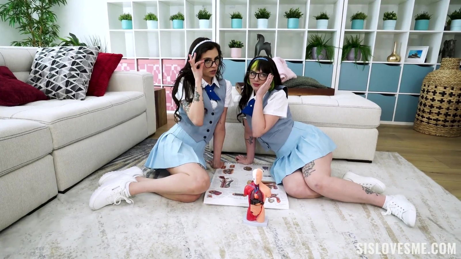 Sexy Nerdy Brunettes Angel Windell Kitty Facialized After Sharing Step-bro's Dick