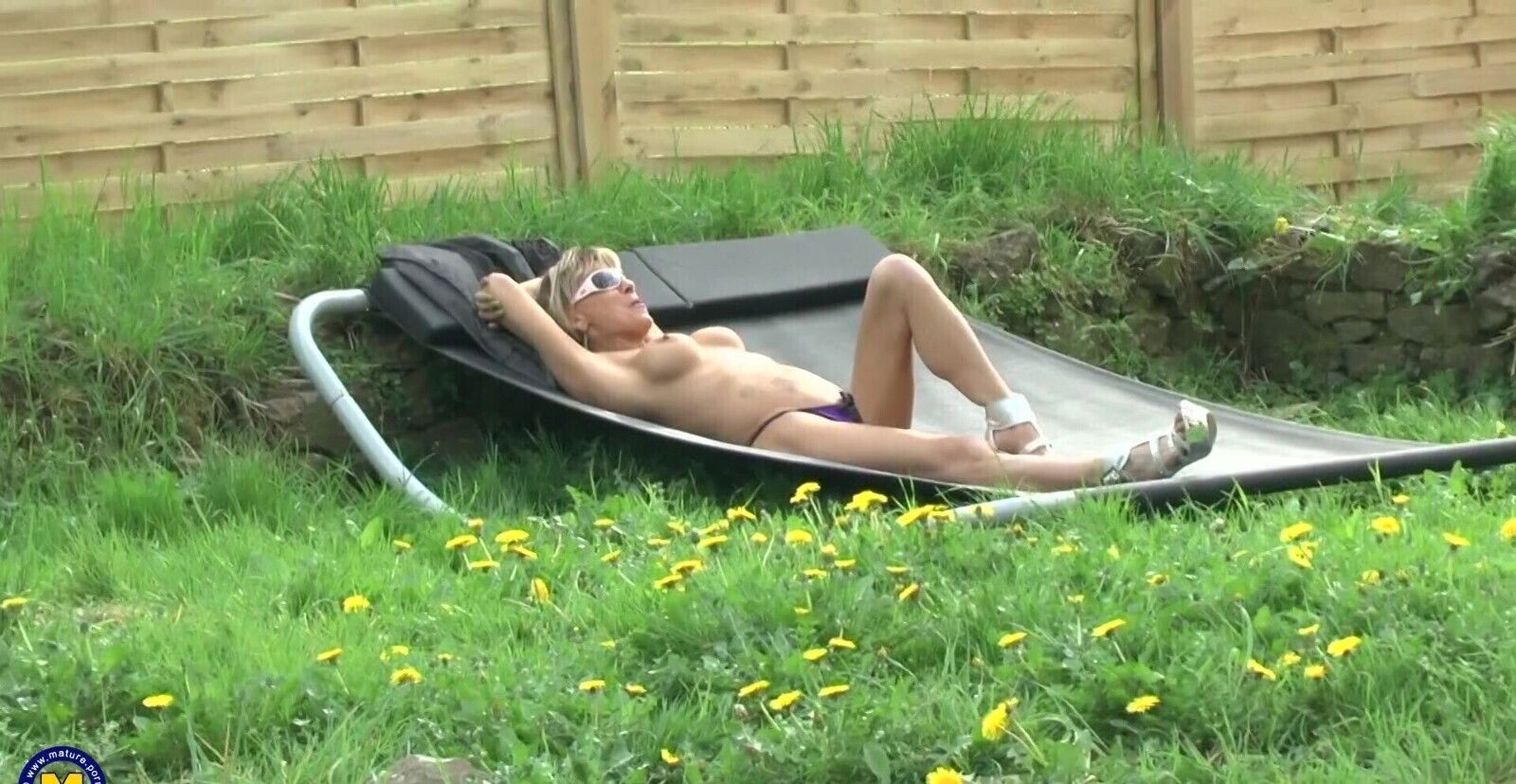 Horny mature woman Shana Mour enjoys while sucking dick