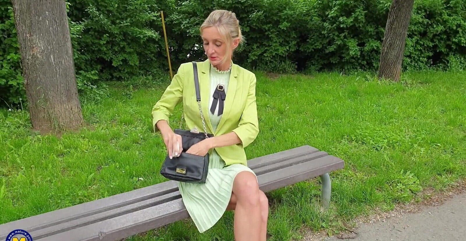 Solo Mazzy Leggz enjoys while pleasuring shaved pussy