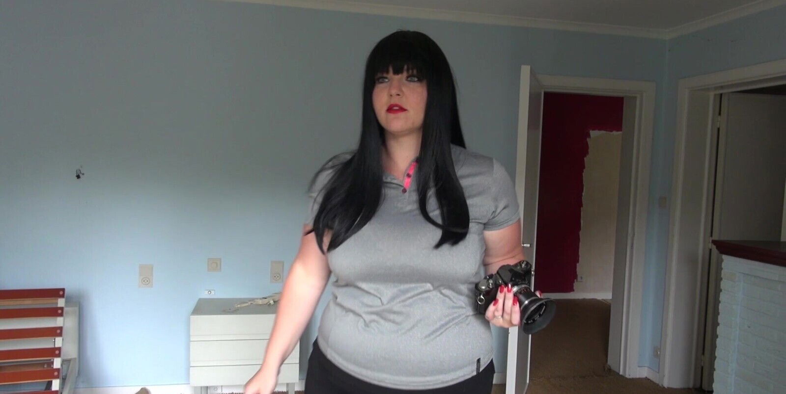 Brunette enjoys while sucking dick Samantha Kiss