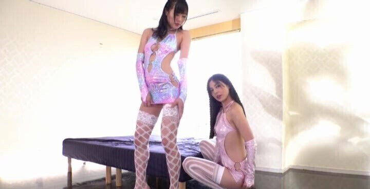 Japanese lesbo Saryuu wearing stockings gets fingered