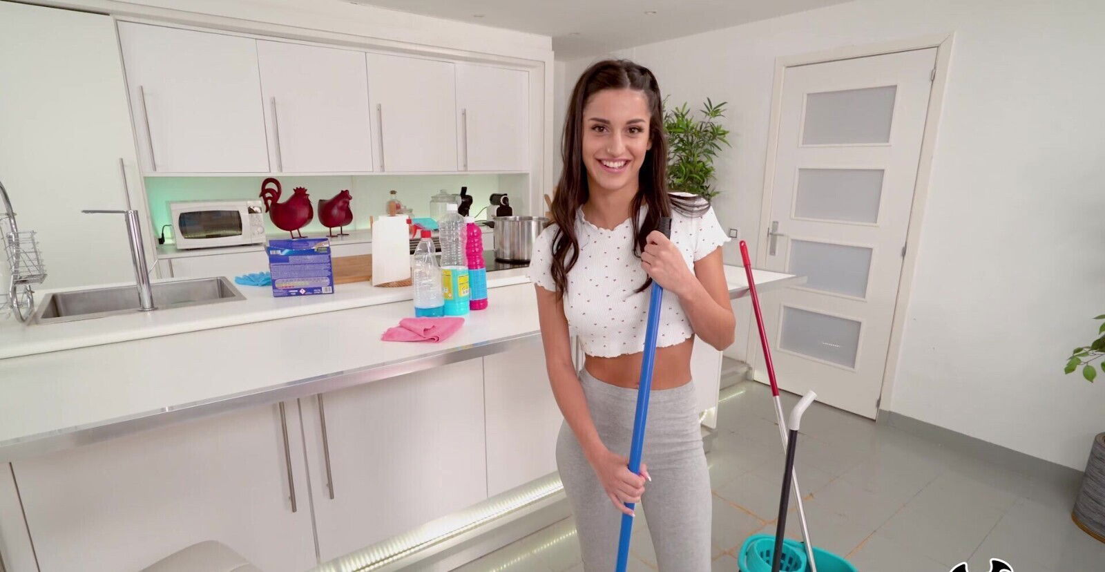 Amazing fucking home with stunning Latina maid Natasha Piedra