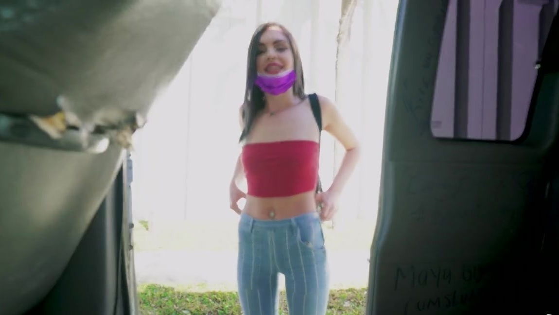 Sexy stranger Daisy White drops clothes fucked