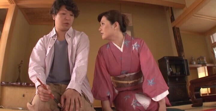 Mature woman moans while being fucked Reiko Shimura