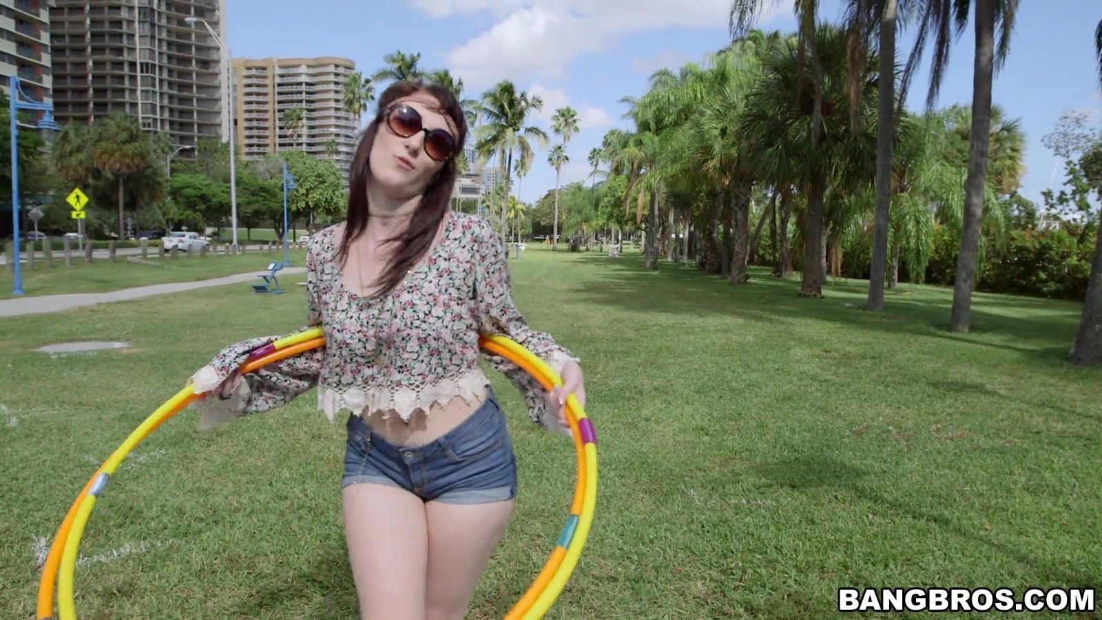 Small stranger Lilith Addams drops clothes gives head