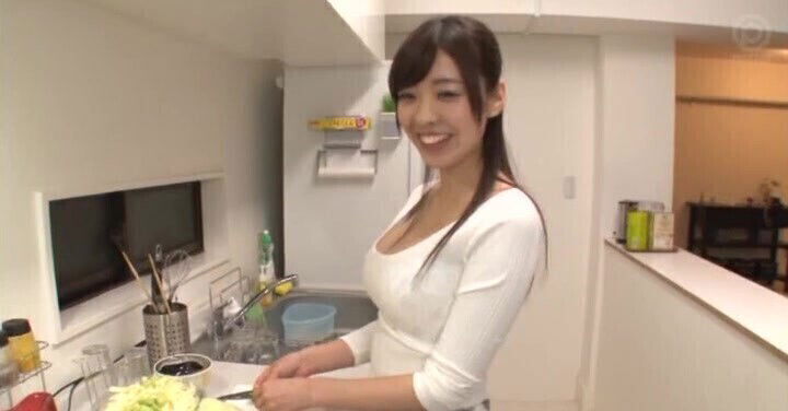 Gorgeous Japanese Fujii Arisa drops knees blow