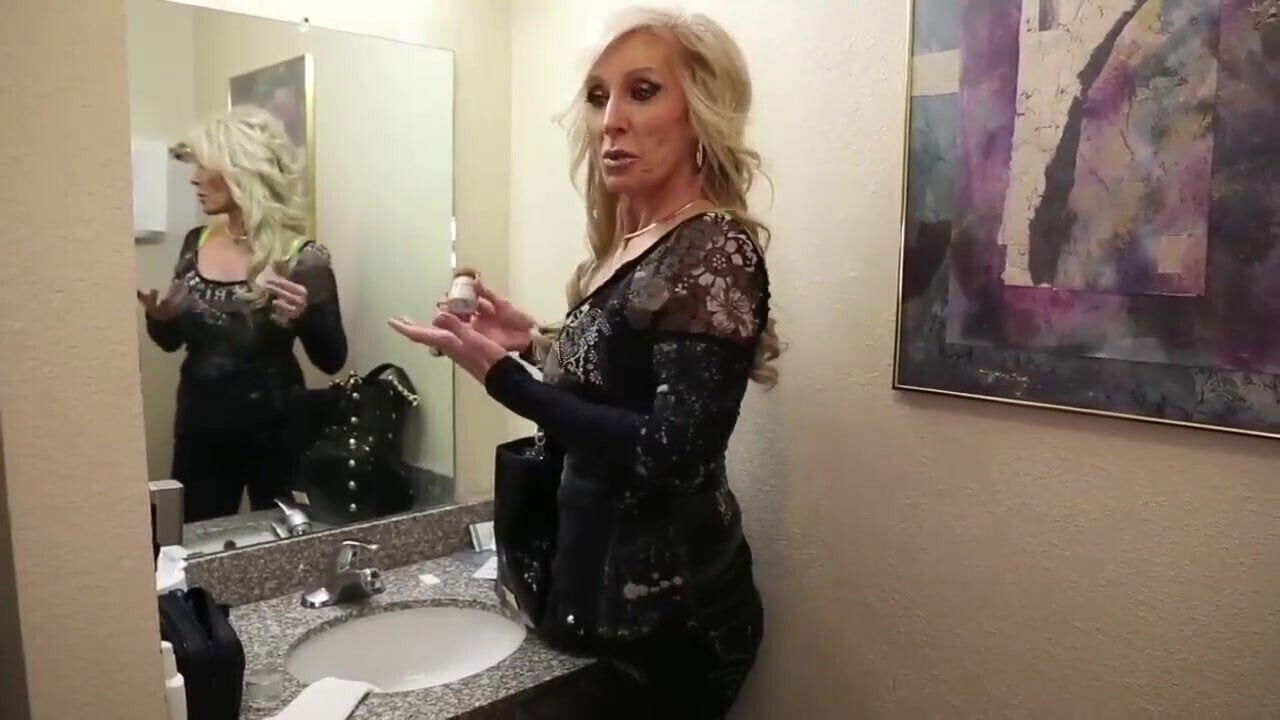 happy birthday - sexy MILF